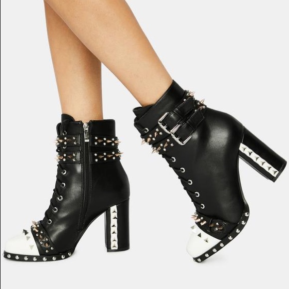 AZALEA WANG THERE’S NO RIGHT OR WRONG FLATFORM BOOTIE - Picture 2 of 2